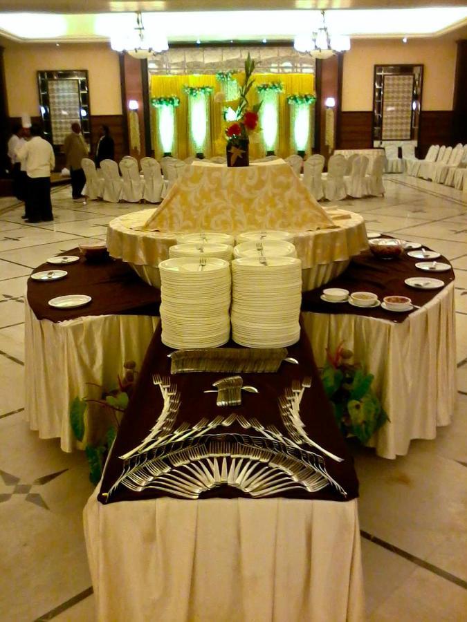 Pramod Convention & Club Resort Cuttack Esterno foto