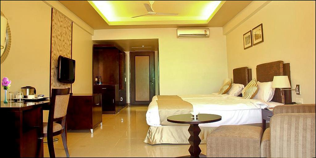 Pramod Convention & Club Resort Cuttack Esterno foto